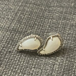 KENDRA SCOTT earrings new silver pearl white gems